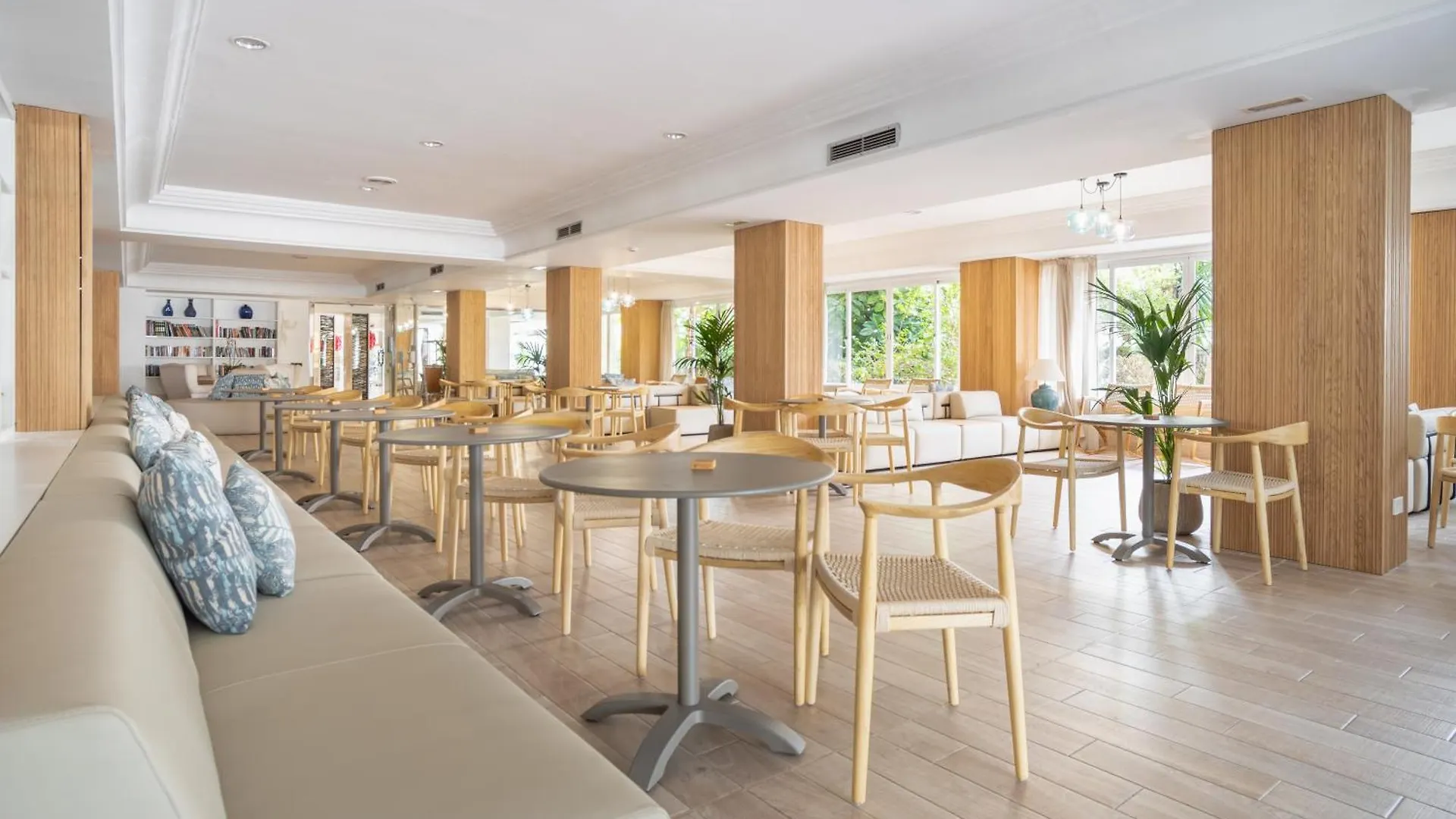 Bahia De Alcudia Hotel & Spa 알쿠디아 항구